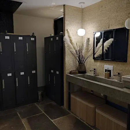 Les Du Prieuré Hotel