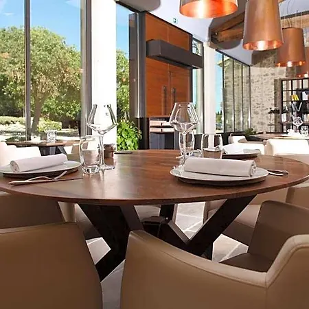 Les Du Prieure Hotel