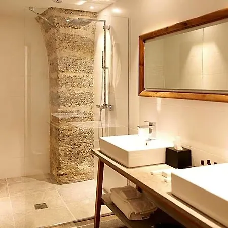 Les Du Prieure Hotel