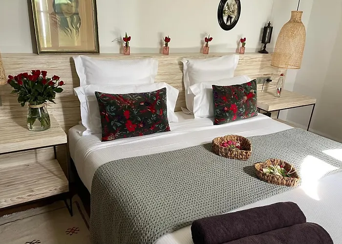 Les Du Prieure Hotel 3*